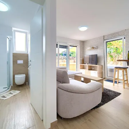 Nadica Deluxe Apartment Malinska